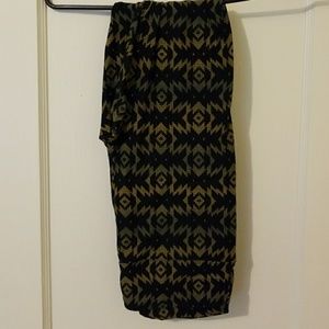 LuLaRoe Leggings Black with pattern